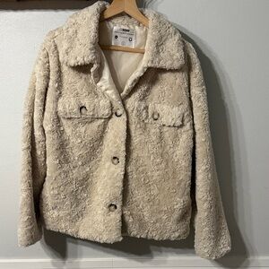 Super soft Universal Thread Cream Teddy Jacket